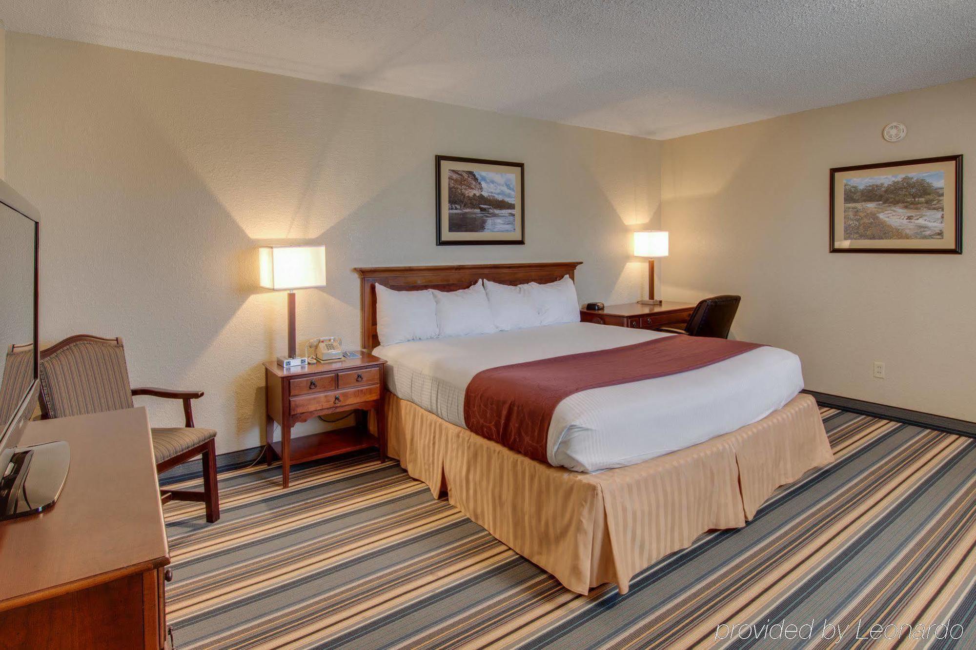 Days Inn By Wyndham Gatesville מראה חיצוני תמונה