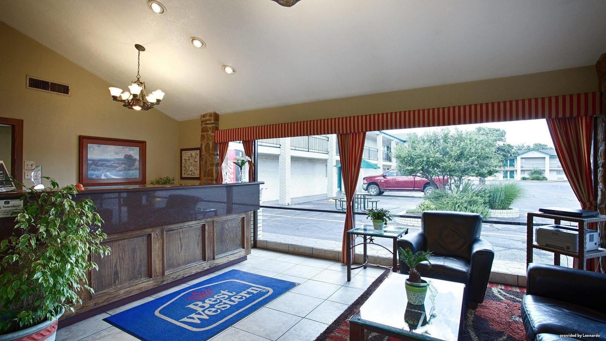 Days Inn By Wyndham Gatesville מראה חיצוני תמונה